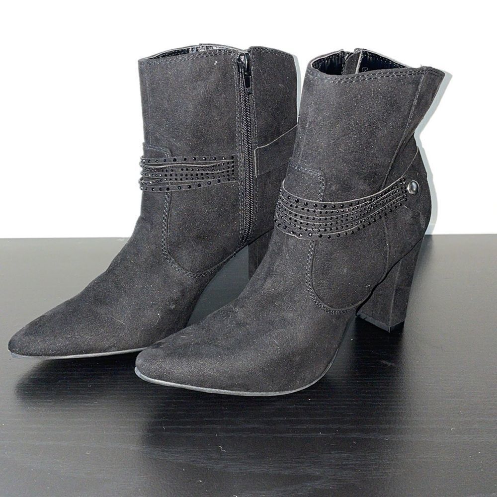 AM by Ann Marino Black Wilma Women's Faux Suede Leather Heeled Booties Size 7